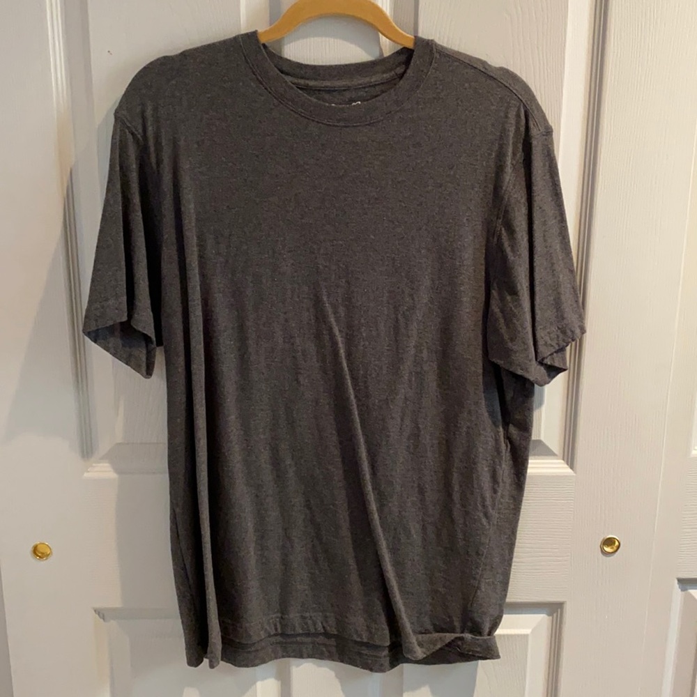 Eddie Bauer Men’s Gray T-Shirt / Size M